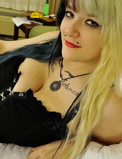 busty,natural
