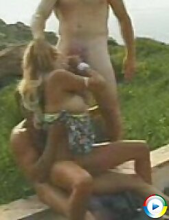 outdoor,blonde