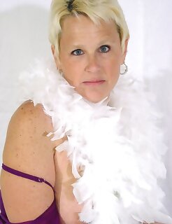 granny,blonde
