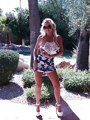 outdoor,housewife