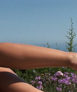 sexy,busty,outdoor