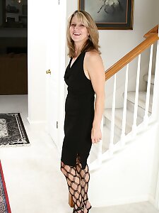 milf,stockings,blonde