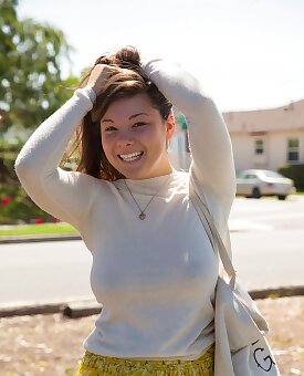 busty,milf,blonde