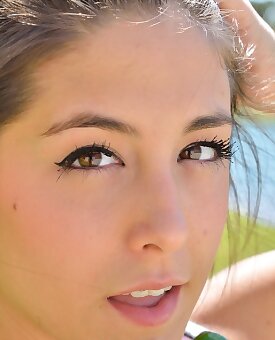 toys,brunette