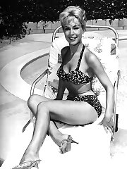 busty,retro,vintage