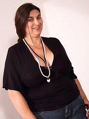 busty