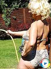 housewife,busty,milf