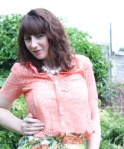 outdoor,housewife