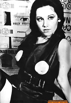 busty,retro,vintage