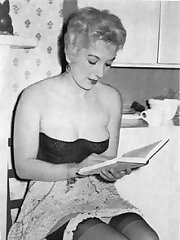 busty,retro,vintage