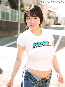 busty,huge