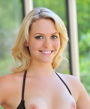 outdoor,public,blonde