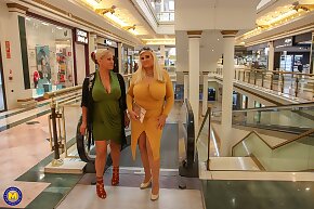 busty,toys,housewife
