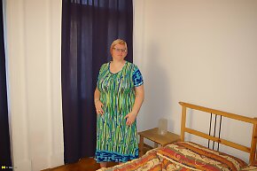 milf,stockings,lingerie