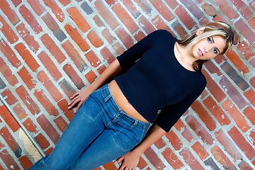 amateur,busty