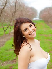 busty,sexy,brunette