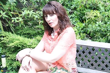 outdoor,housewife