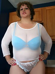 busty