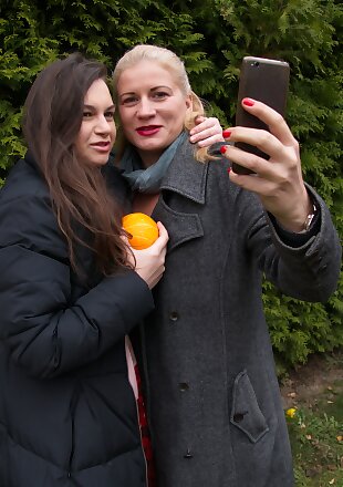 milf,hairy,lesbian