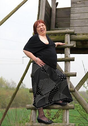 bbw,public