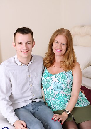 busty,toys,housewife