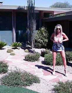 outdoor,housewife