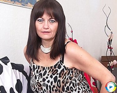 hairy,housewife