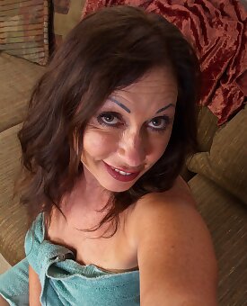 outdoor,wife,housewife