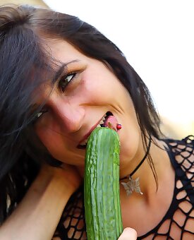 busty,anal,brunette