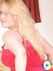 housewife,blonde
