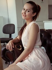 busty,wife,housewife