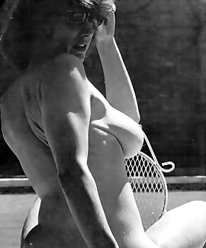 busty,retro,vintage