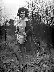 busty,sexy,retro