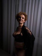 busty,mom
