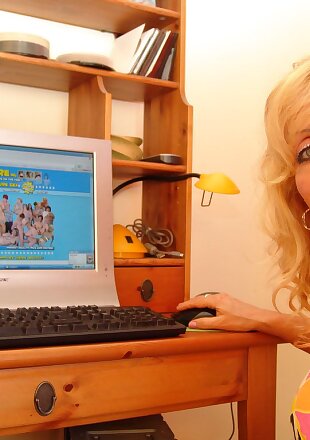 milf,blonde